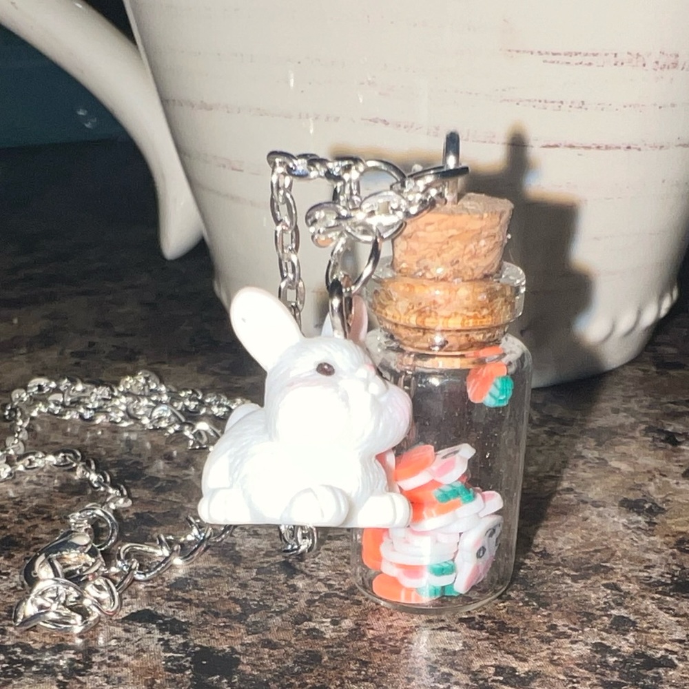 $5 ADORABLE EASTER NECKLACE. NEW. $5 IF BUNDLED ADJUSTABLE - Picture 5 of 16